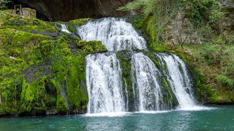 Frankreich Natur Erlebnis Source du Lison
