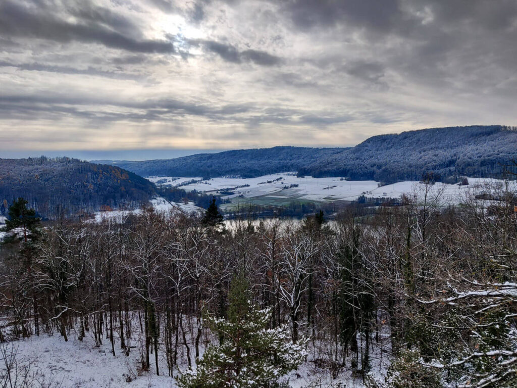 Blick vom steinernen Gassl über den Happurger Stausee im Winter