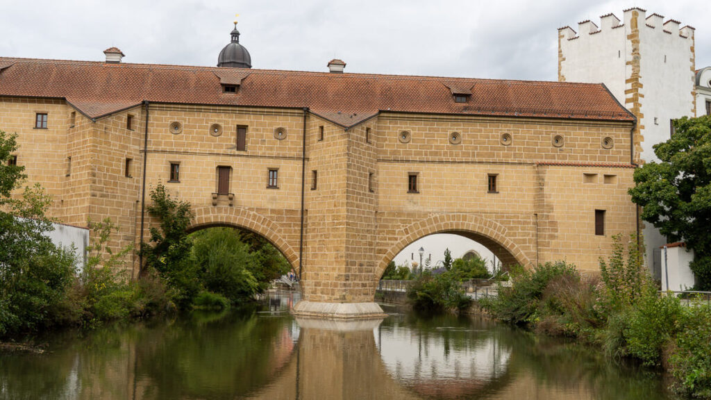 Blick auf den Wassertorbau, das Wahrzeichen Ambergs