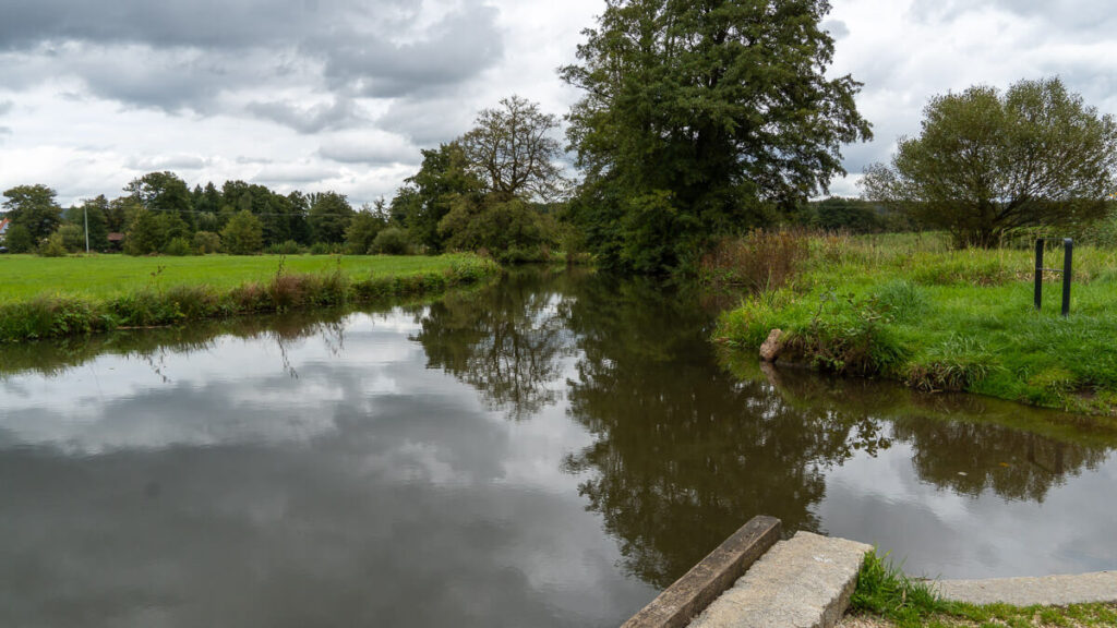 Blick vom Kanu-Anlegeplatz auf die Vils